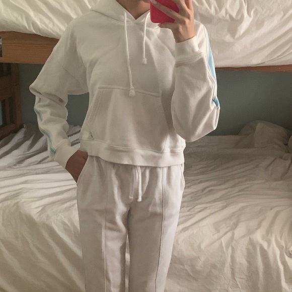 Aritzia tna sweatsuit - Picture 3 of 8